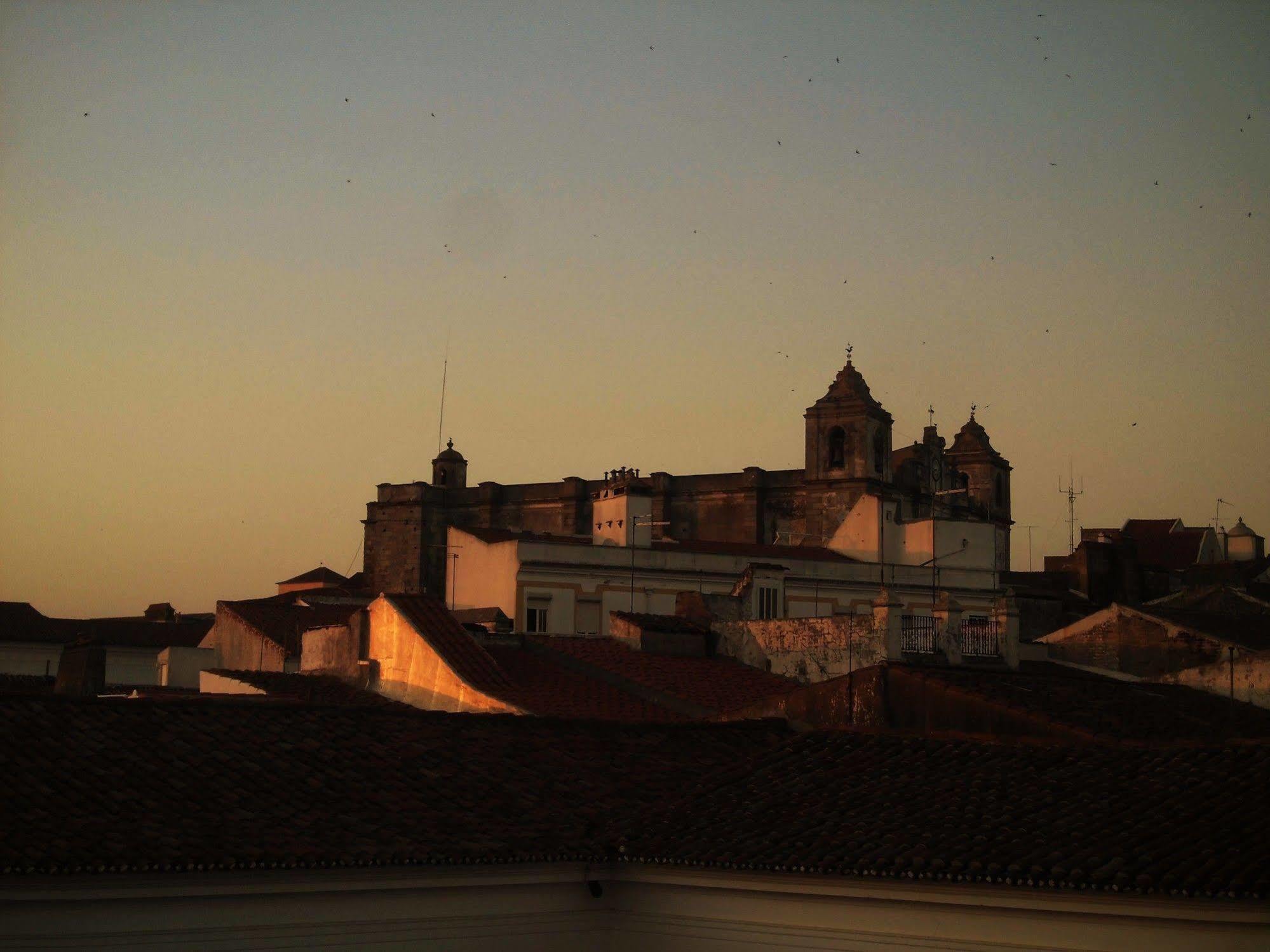 Hostel Raymundo Евора Екстер'єр фото